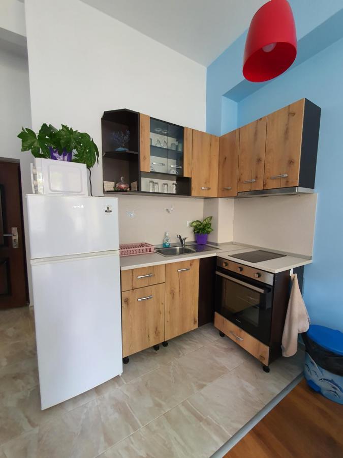 פומורי Flowers Studio מראה חיצוני תמונה